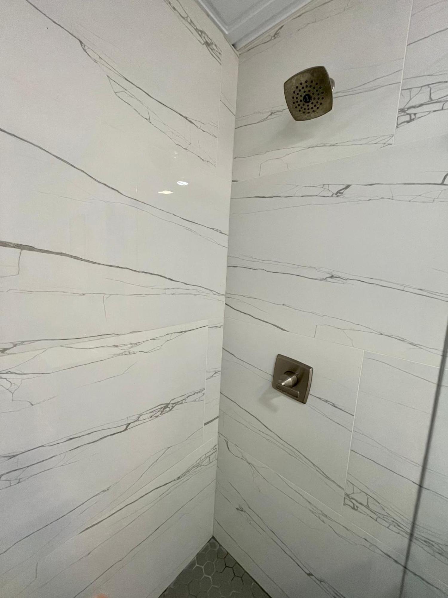 Modern Riverview Apartamento